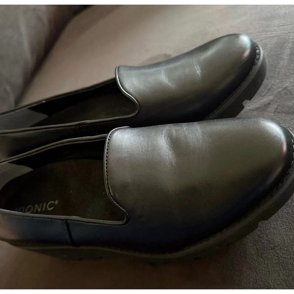Vionic Willa Wedge Loafers Womens 8.5 Black Leather Lug Sole Shoes